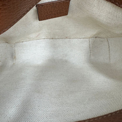 interno Borsa Gucci Horsebit in tessuto denim nella versione piccola, di lusso, originale, ottime condizioni, usata. 
