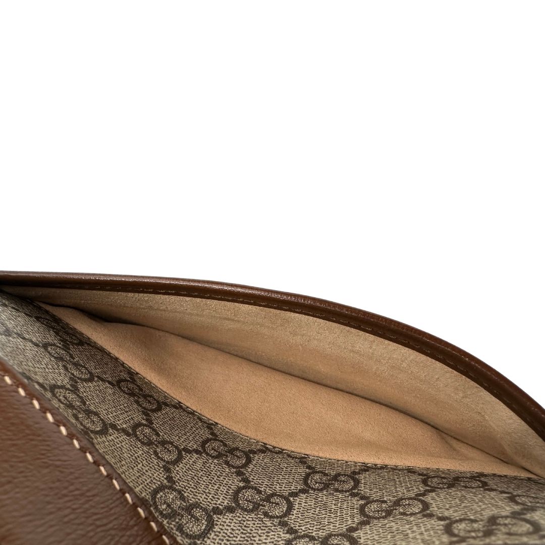 interno  Borsa Gucci Horsebit in canvas GG con finiture in pelle marroni, di lusso, originale, eccellenti condizioni, usata. 