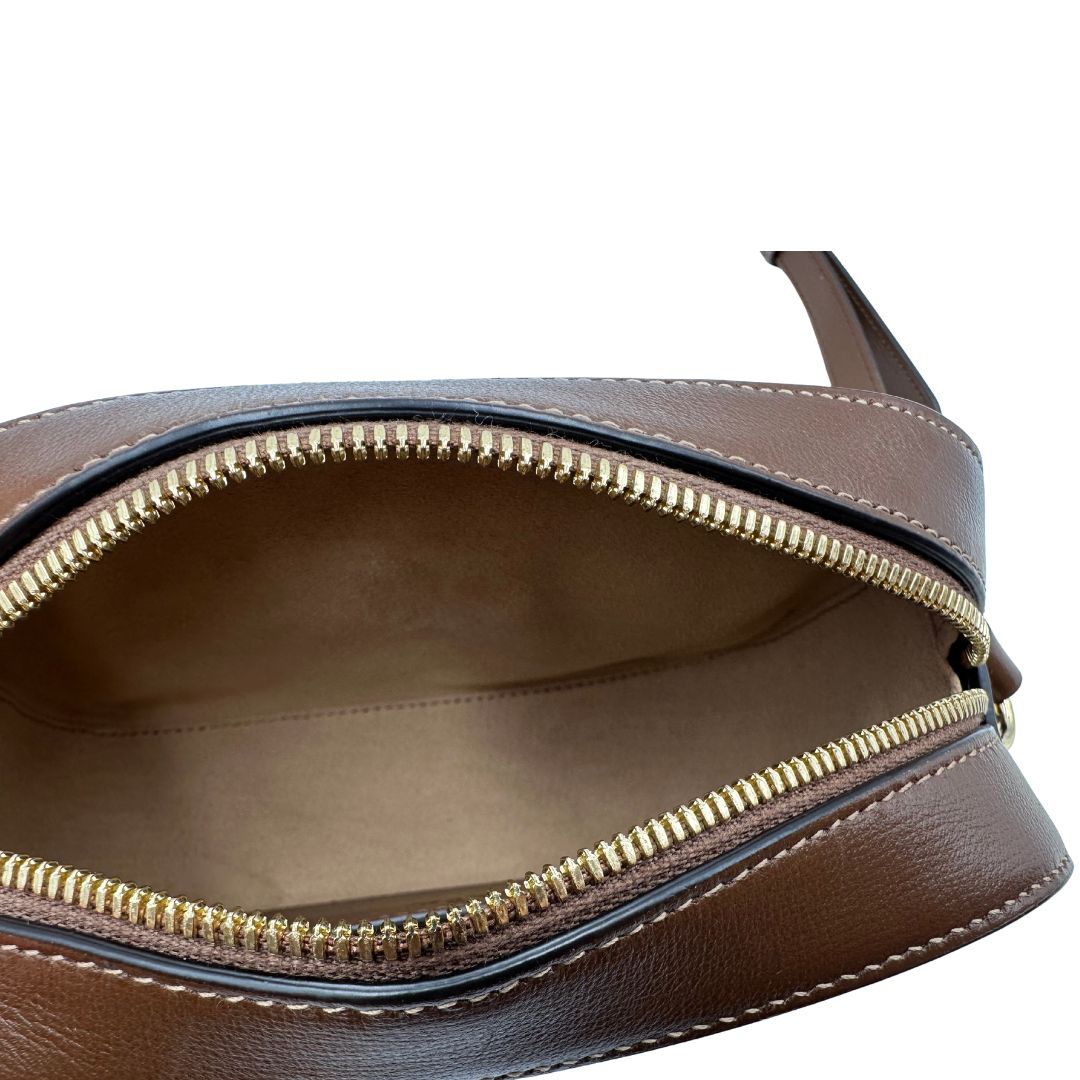 interno  Borsa Gucci Horsebit in canvas GG con finiture in pelle marroni, di lusso, originale, eccellenti condizioni, usata. 