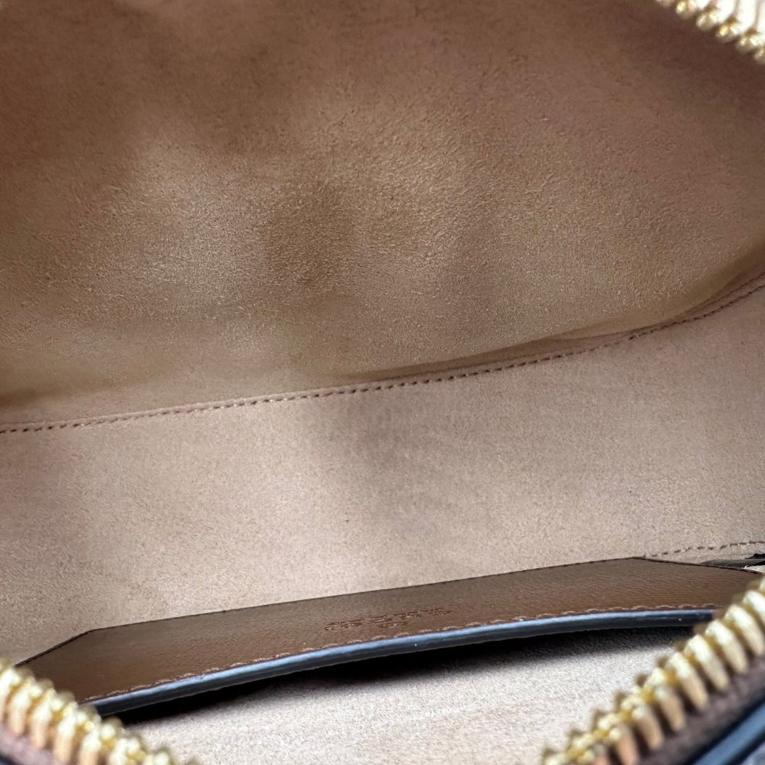 interno  Borsa Gucci Horsebit in canvas GG con finiture in pelle marroni, di lusso, originale, eccellenti condizioni, usata. 