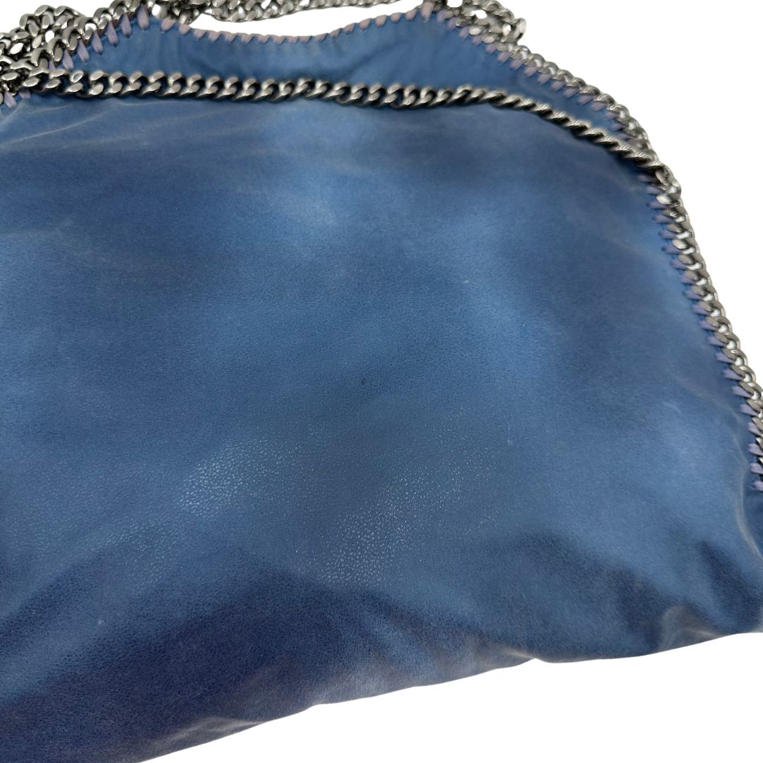 Borsa Falabella nella versione fold over tote effetto slavato, di lusso, originale, ottime condizioni, usata. 