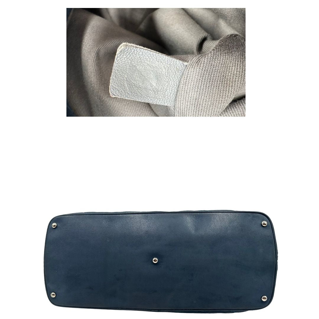 base  Borsa Chanel in pelle di vitello trapuntata blu, di lusso, originale, ottime condizioni, usata. 