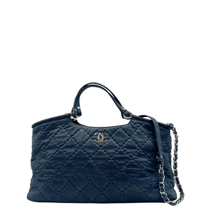 front  Borsa Chanel in pelle di vitello trapuntata blu, di lusso, originale, ottime condizioni, usata. 