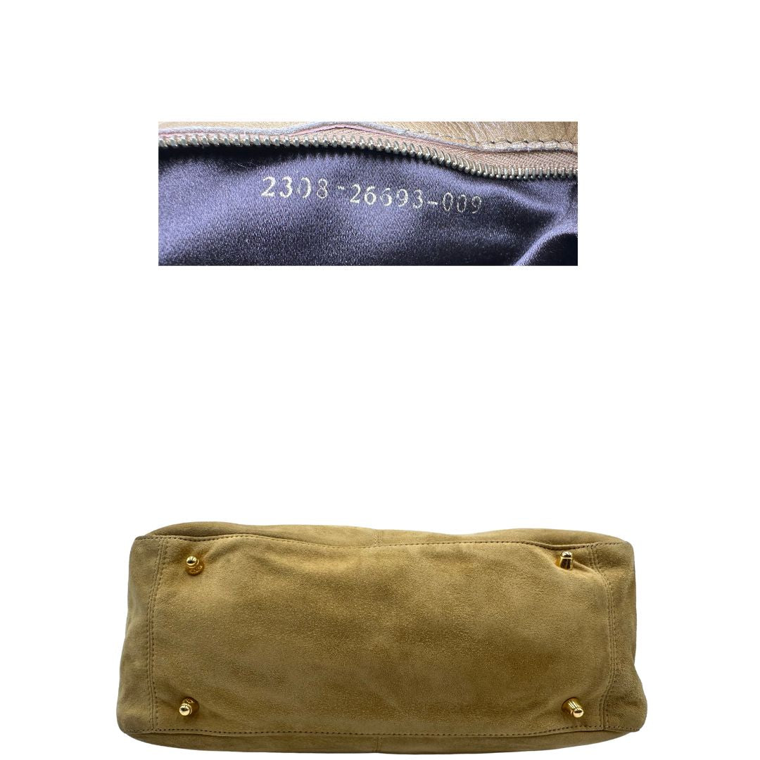 base Borsa Fendi in morbida pelle scamosciata, munita di doppi manici in pelle liscia e impreziosita da doppie F al di sotto dei manici, di lusso, originale, buone condizioni, usata. 