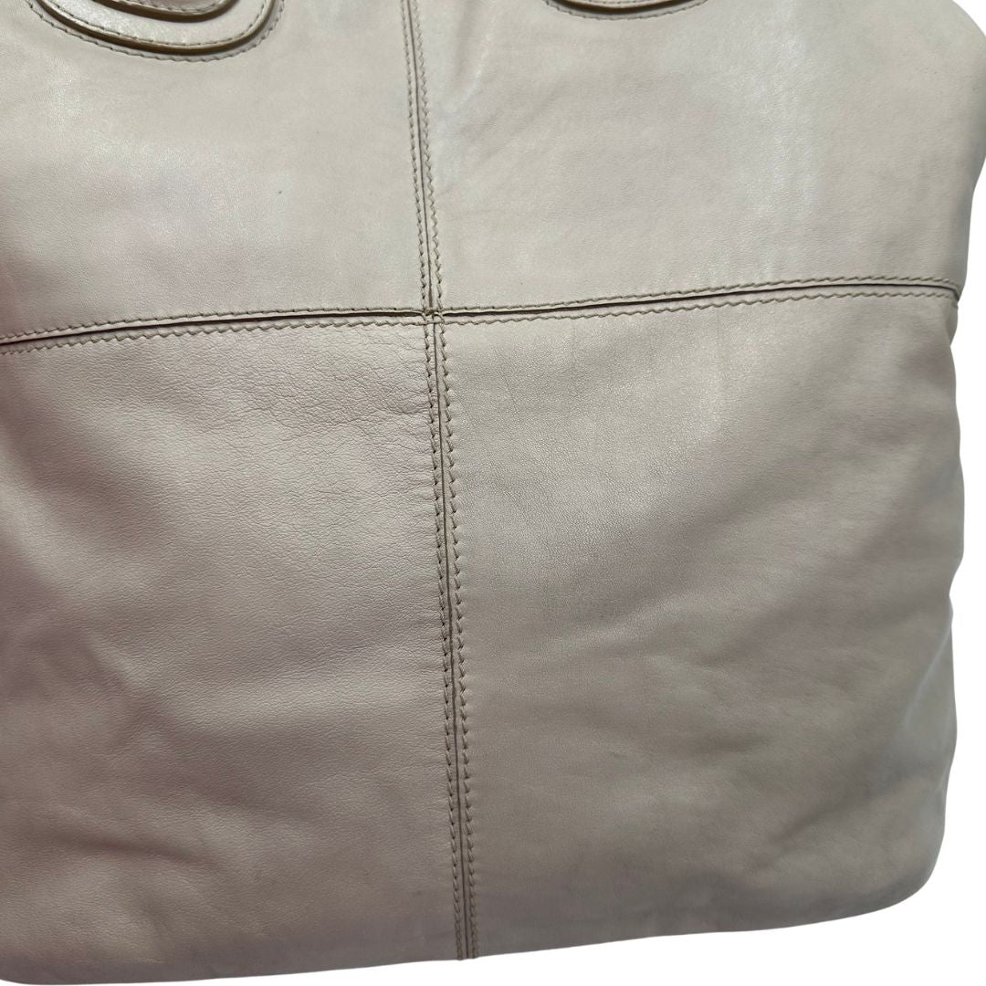 Borsa Givenchy Nightingale in pelle morbida color greige, di lusso, originale, ottime condizioni, usata.