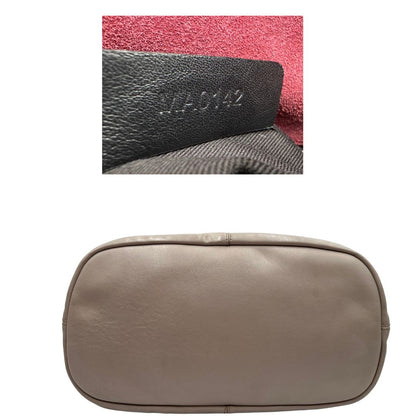 base Borsa Givenchy Nightingale in pelle morbida color greige, di lusso, originale, ottime condizioni, usata. 