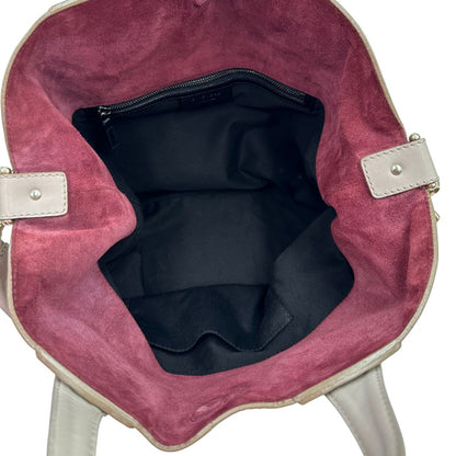 interno Borsa Givenchy Nightingale in pelle morbida color greige, di lusso, originale, ottime condizioni, usata. 