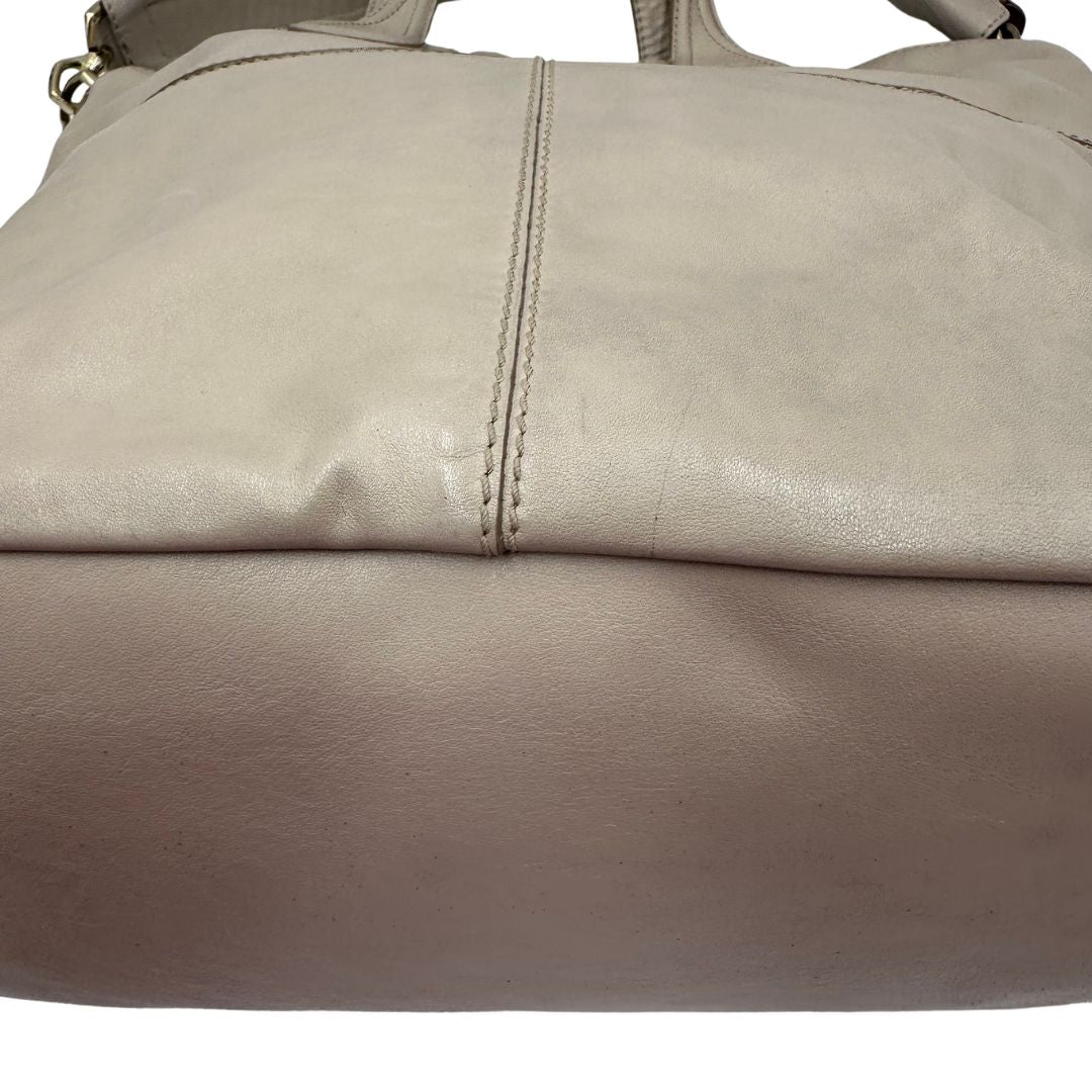 Borsa Givenchy Nightingale in pelle morbida color greige, di lusso, originale, ottime condizioni, usata. 