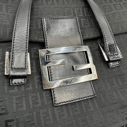 Borsa Fendi nera trama Zucchino, munita di doppi manici, di lusso, originale, ottime condizioni, usata.