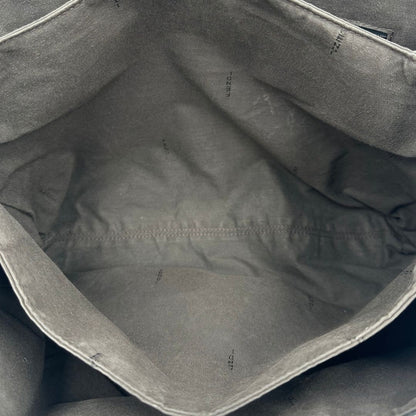 interno Borsa Fendi nera trama Zucchino, munita di doppi manici, di lusso, originale, ottime condizioni, usata.
