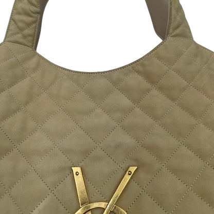 Saint Laurent Icare Maxi Shopping Bag in pelle trapuntata color avorio, impreziosita dall’iconico maxi logo Cassandre dorato frontale, di lusso, originale.