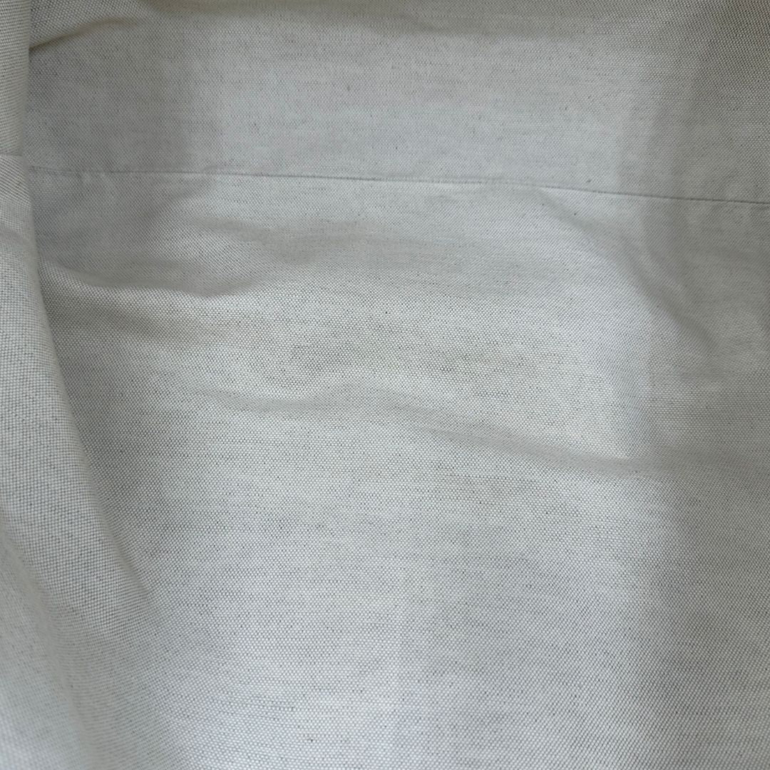 Saint Laurent Icare Maxi Shopping Bag in pelle trapuntata color avorio, impreziosita dall’iconico maxi logo Cassandre dorato frontale, di lusso, originale.