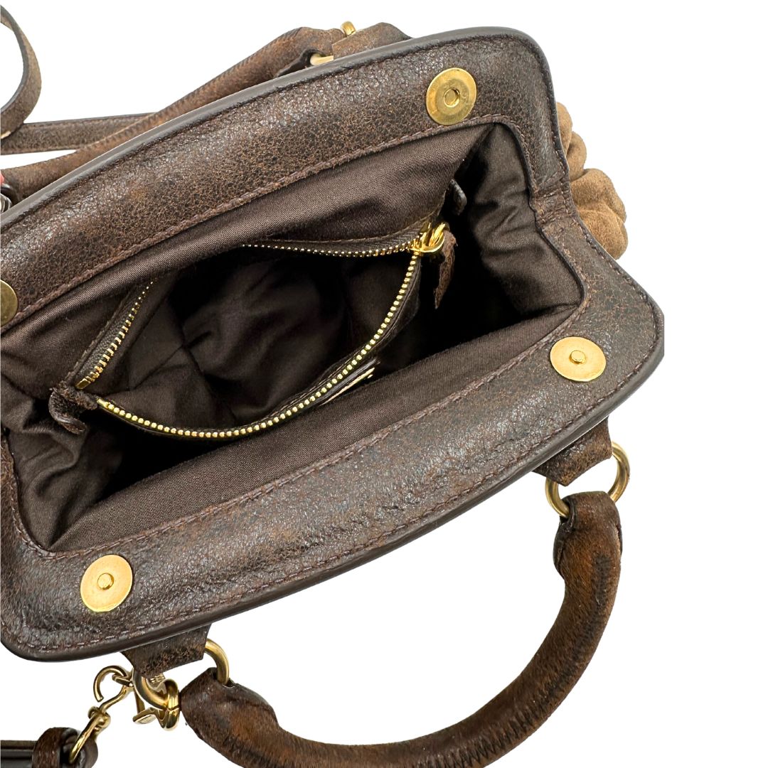  Borsa Miu Miu in pelle scamosciata marrone, indossabile anche a tracolla, di lusso, originale, ottime condizioni, usata.