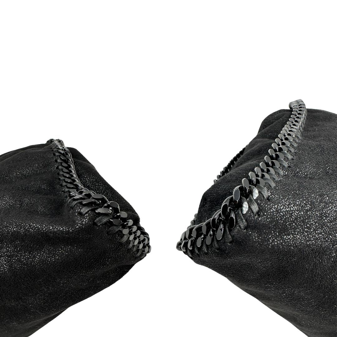 angoli Borsa Falabella nella versione fold over tote, realizzata in shaggy dear, di lusso, originale, ottime condizioni, usata. 