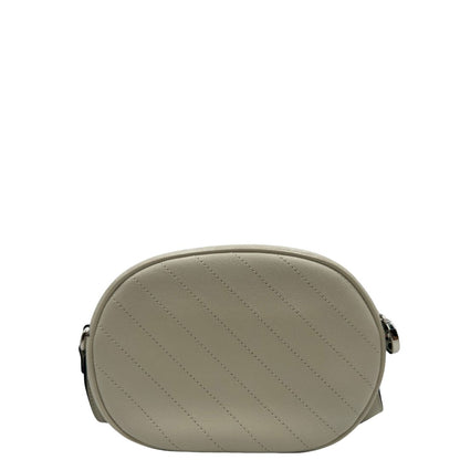 retro Borsa Gucci Blondie in pelle color bianco gesso, con iconica doppia G sul front e munita di una tracolla regolabile, di lusso, originale, eccellenti condizioni, usata. 