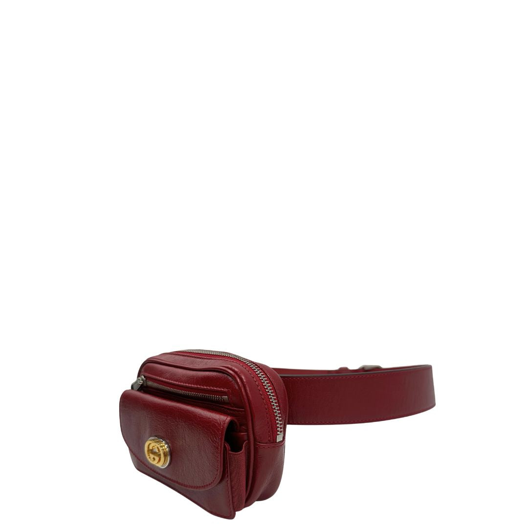 Marsupio Gucci Marmont in pelle rossa, con dettagli metallici dorati e argentati, di lusso, originale, ottime condizioni, usata.