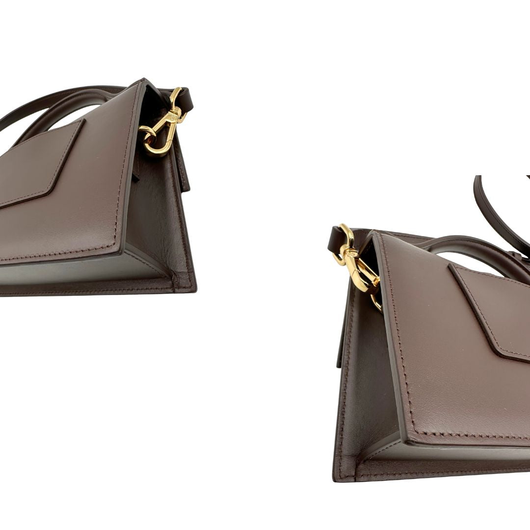 Angoli, Borsa Jacquemus nella versione Le Grand Bambino in pelle color marrone cioccolato, da portare a mano o a tracolla. Originale, usata, di lusso, in ottime condizioni.