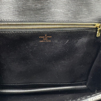 interno  Borsa LV in pelle epi nera con hardware dorato; puoi portarla a mano, a spalla o a tracolla, di lusso, originale, ottime condizioni. 