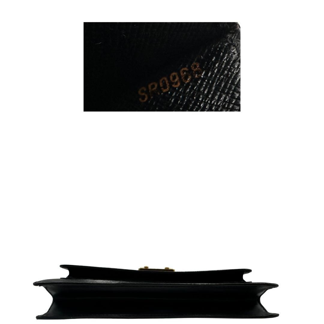 base  Borsa LV in pelle epi nera con hardware dorato; puoi portarla a mano, a spalla o a tracolla, di lusso, originale, ottime condizioni. 