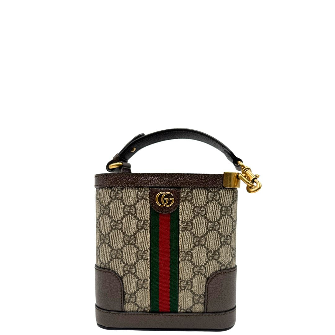 front  Borsa Gucci in canvas GG e finiture in pelle nera, di lusso, originale, eccellenti condizioni, usata  