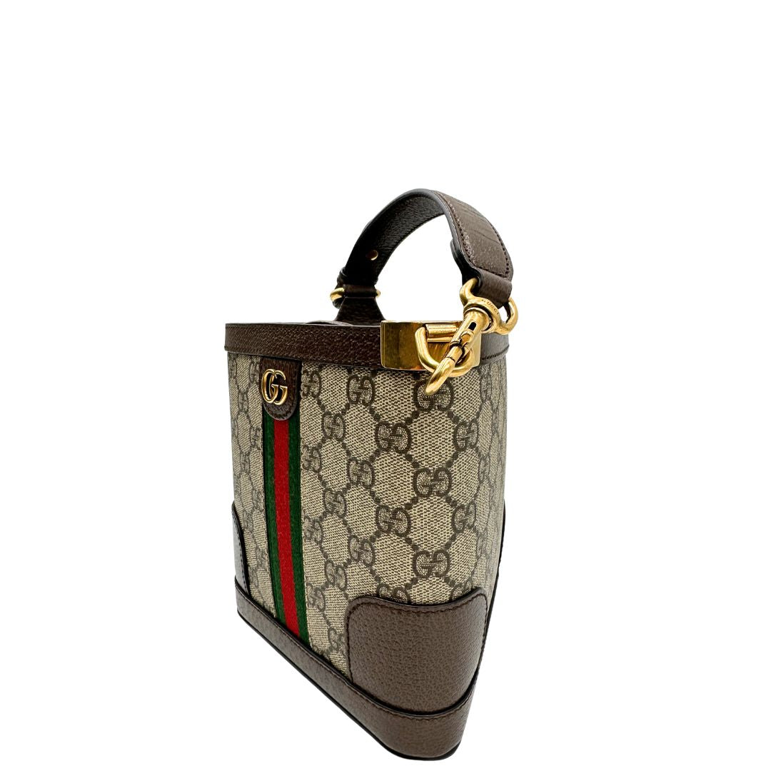 lato  Borsa Gucci in canvas GG e finiture in pelle nera, di lusso, originale, eccellenti condizioni, usata  