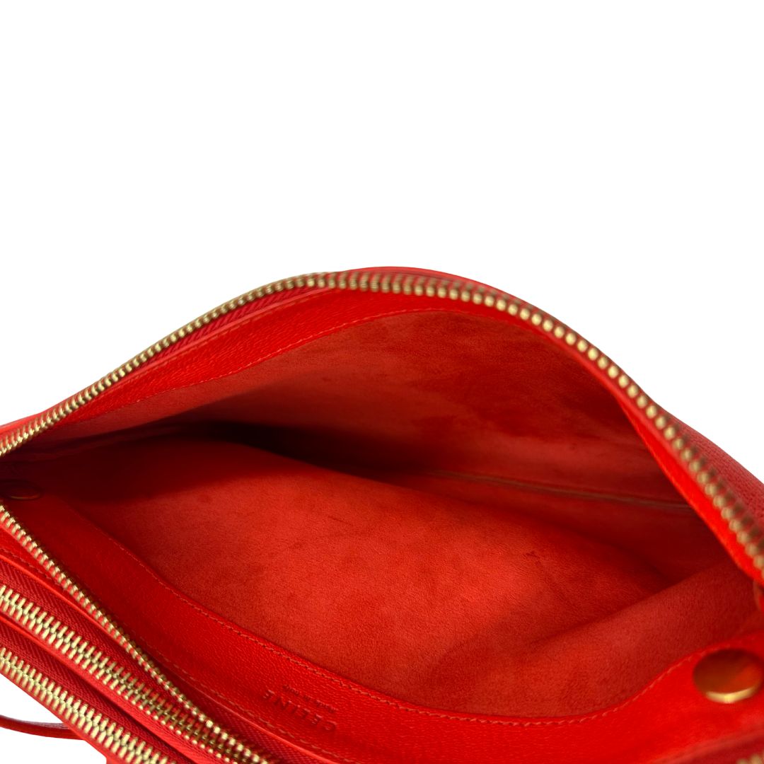 interno Borsa Celine Trio in pelle color rosso corallo e hardware dorato, di lusso, originale, ottime condizioni, usata. 