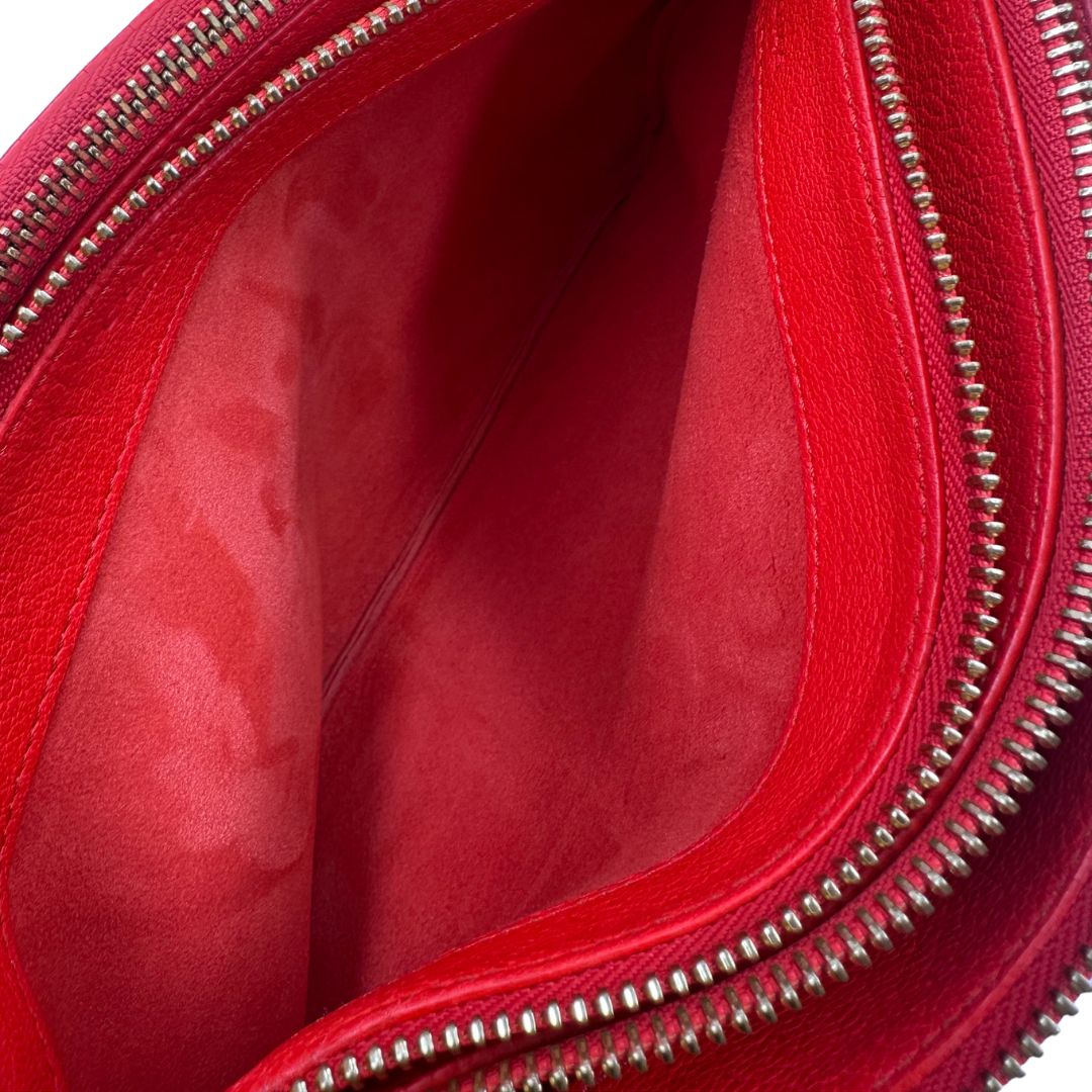 interno Borsa Celine Trio in pelle color rosso corallo e hardware dorato, di lusso, originale, ottime condizioni, usata. 