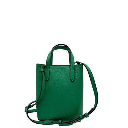 Retro, Borsa Salvatore Ferragamo in pelle martellata verde smeraldo, presenta l'iconico dettaglio a placca Gancini color oro sul davanti. Indossabile a mano o a tracolla. Originale, usata, di lusso, in condizioni eccellenti.