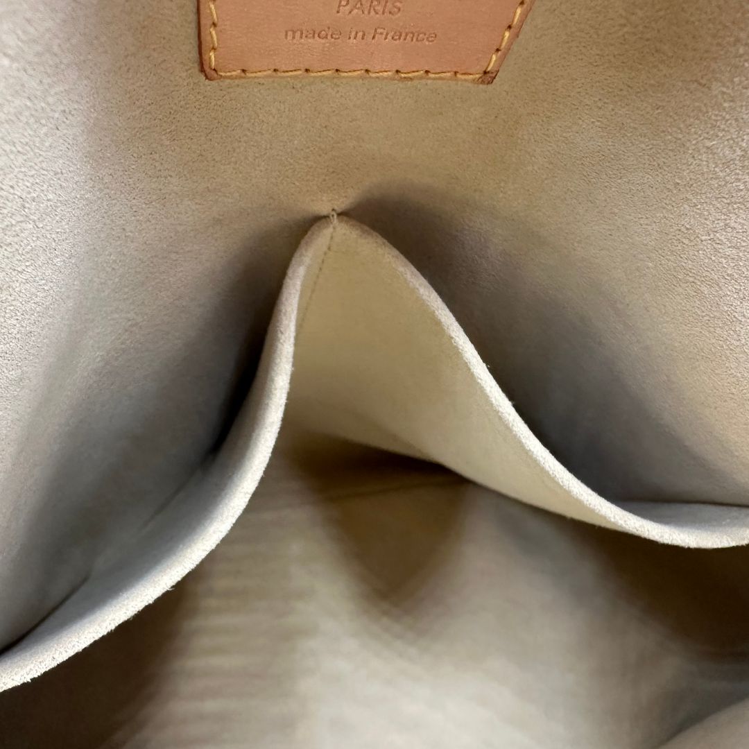interno Borsa LV in canvas monogram e finiture in vacchetta naturale, di lusso, originale, ottime condizioni. 