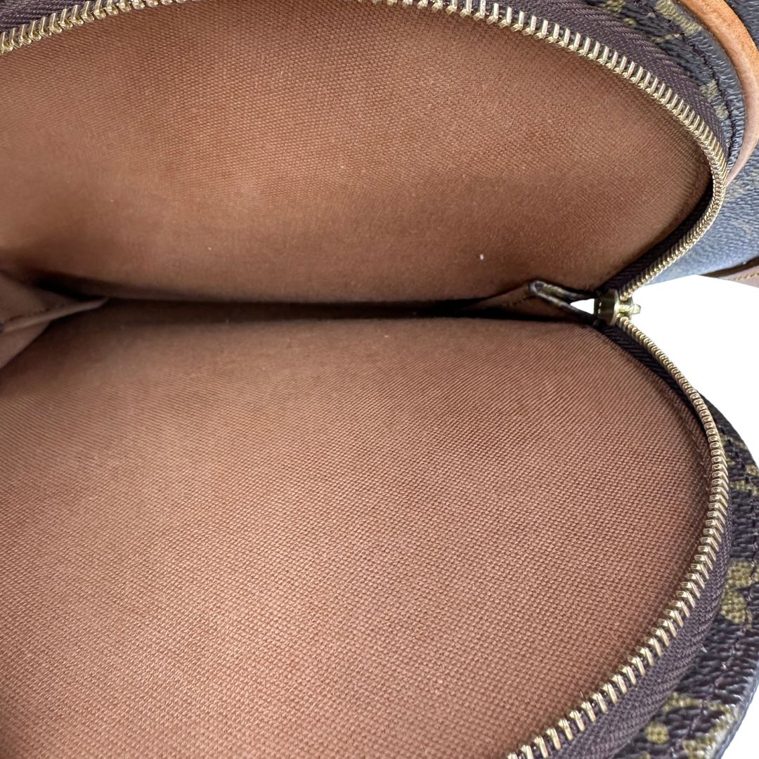 interno  Borsa LV Ellipse in canvas monogram e finiture in vacchetta naturale, nella versione a spalla, di lusso, originale, ottime condizioni, usata. 