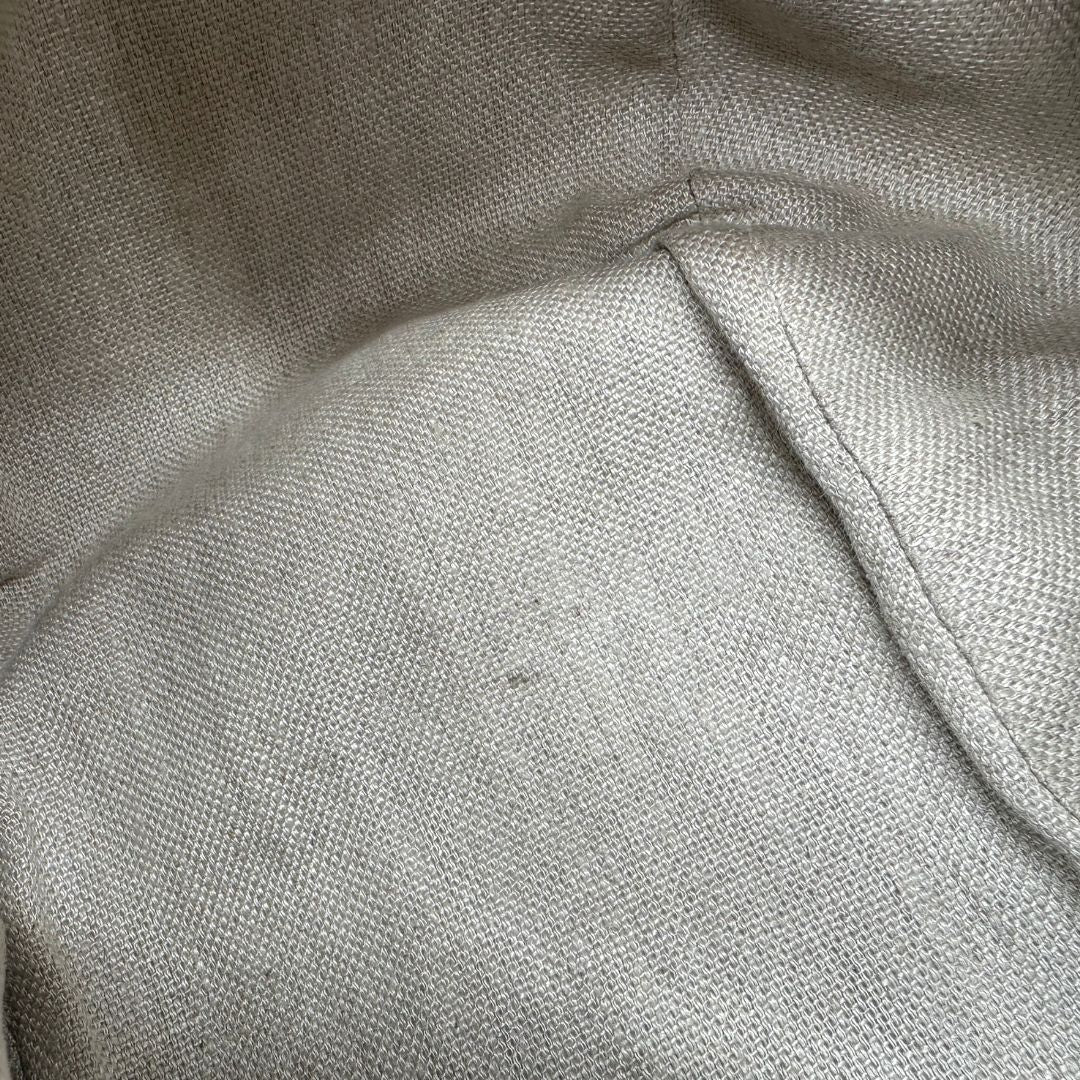 interno  Borsa Gucci Hobo Charlotte in pelle grigia munita di doppi manici, puoi indossarla comodamente a spalla, di lusso, originale, ottime condizioni, usata. 