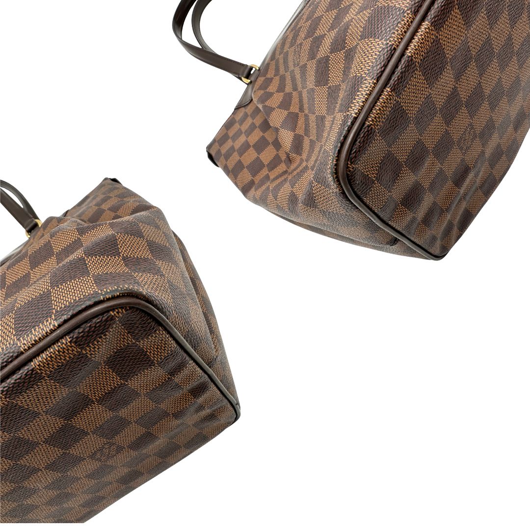 angoli Borsa Louis Vuitton in canvas Damier Ébène con finiture in pelle marrone e dettagli hardware dorati, di lusso, originale, ottime condizioni, usata. 