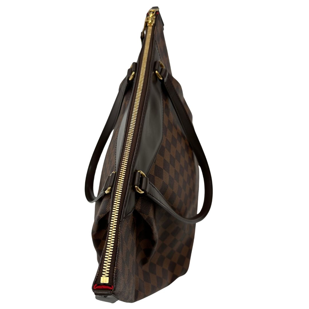 chiusura Borsa Louis Vuitton in canvas Damier Ébène con finiture in pelle marrone e dettagli hardware dorati, di lusso, originale, ottime condizioni, usata. 