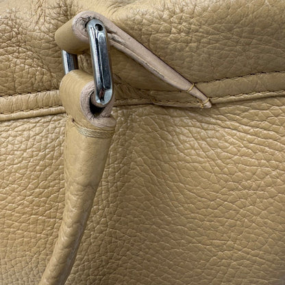 Postina M Zanellato beige munita di una tracolla amovibile e regolabile e un manico singolo, di lusso, originale, ottime condizioni, usata.