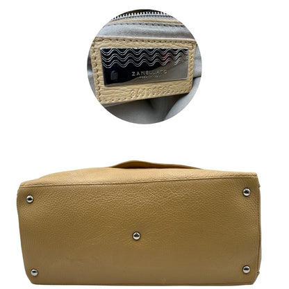 base Postina M Zanellato beige munita di una tracolla amovibile e regolabile e un manico singolo, di lusso, originale, ottime condizioni, usata. 