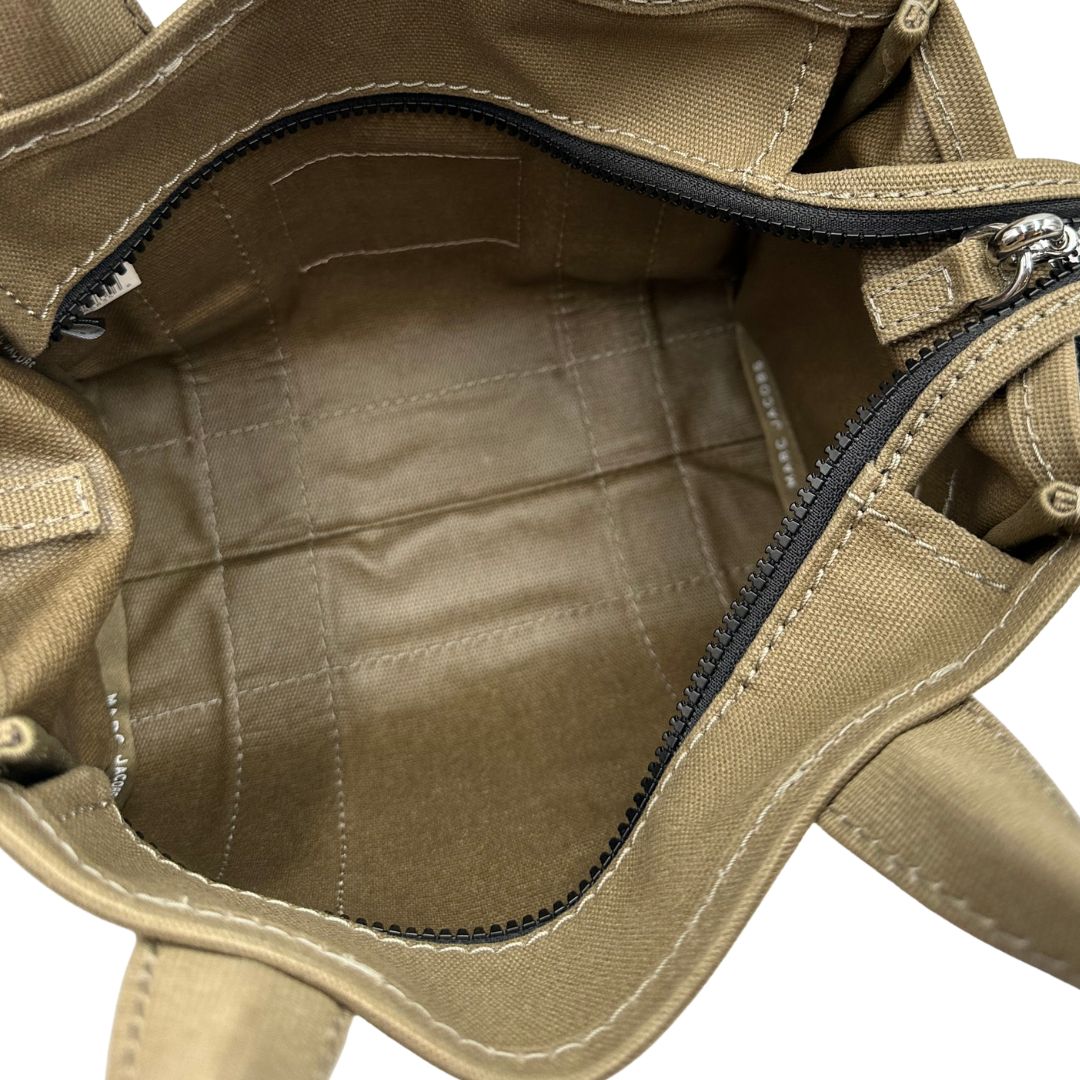 interno Borsa Marc Jacobs in tessuto verde nella versione small, di lusso, originale, eccellenti condizioni. 