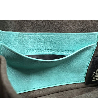 interno  Baguette Fendi Monster in pelle color turchese 
