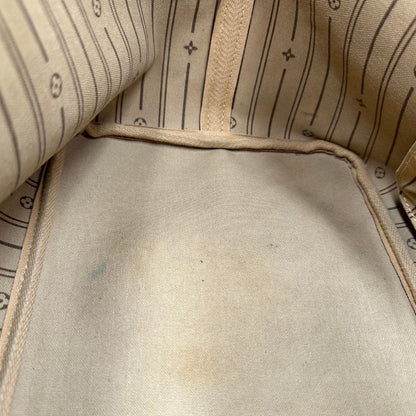 interno Louis Vuitton Neverfull nella versione GM in canvas monogram. Indossabile a spalla, di lusso, originale, ottime condizioni.