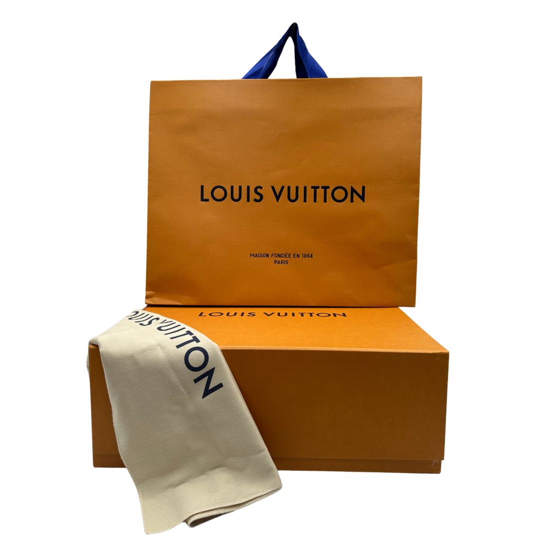 corredo Louis Vuitton OnTheGo nella versione MM in pelle monogram Empreinte bicolor, nera e color crema, di lusso, originale, ottime condizioni, usata. 