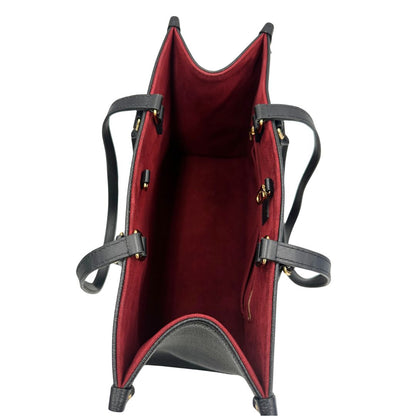 interno Louis Vuitton OnTheGo nella versione MM in pelle monogram Empreinte bicolor, nera e color crema, di lusso, originale, ottime condizioni, usata. 