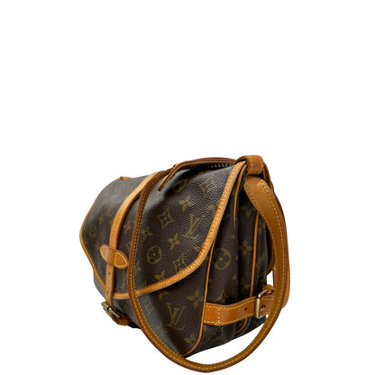 lato  Borsa Saumur LV monogram nella misura 30 realizzata in canvas monogram e finiture in vacchetta naturale, di lusso, originale, ottime condizioni, usata. 