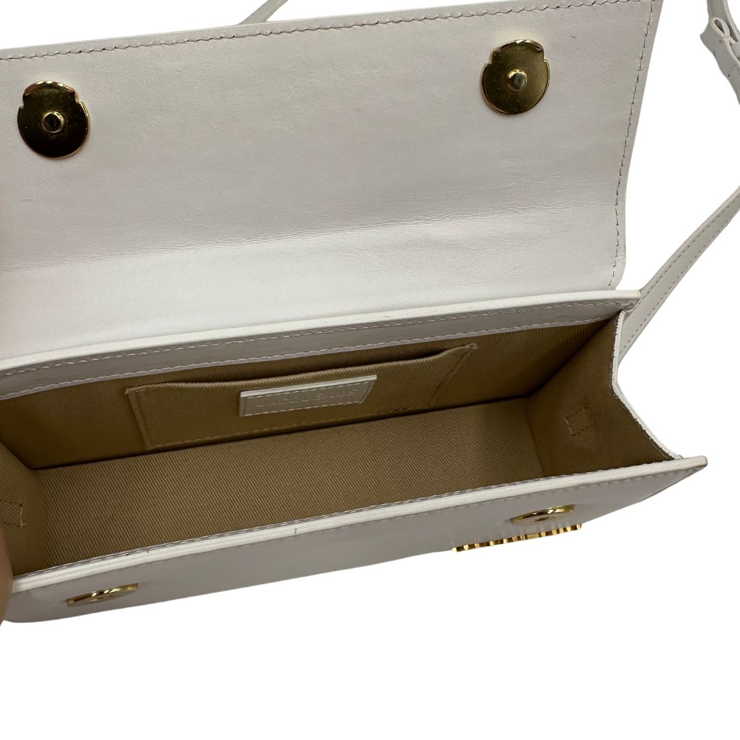 interno Borsa Jacquemus Le Chiquito color bianco gesso nella versione Long. , di lusso, originale, ottime condizioni. 
