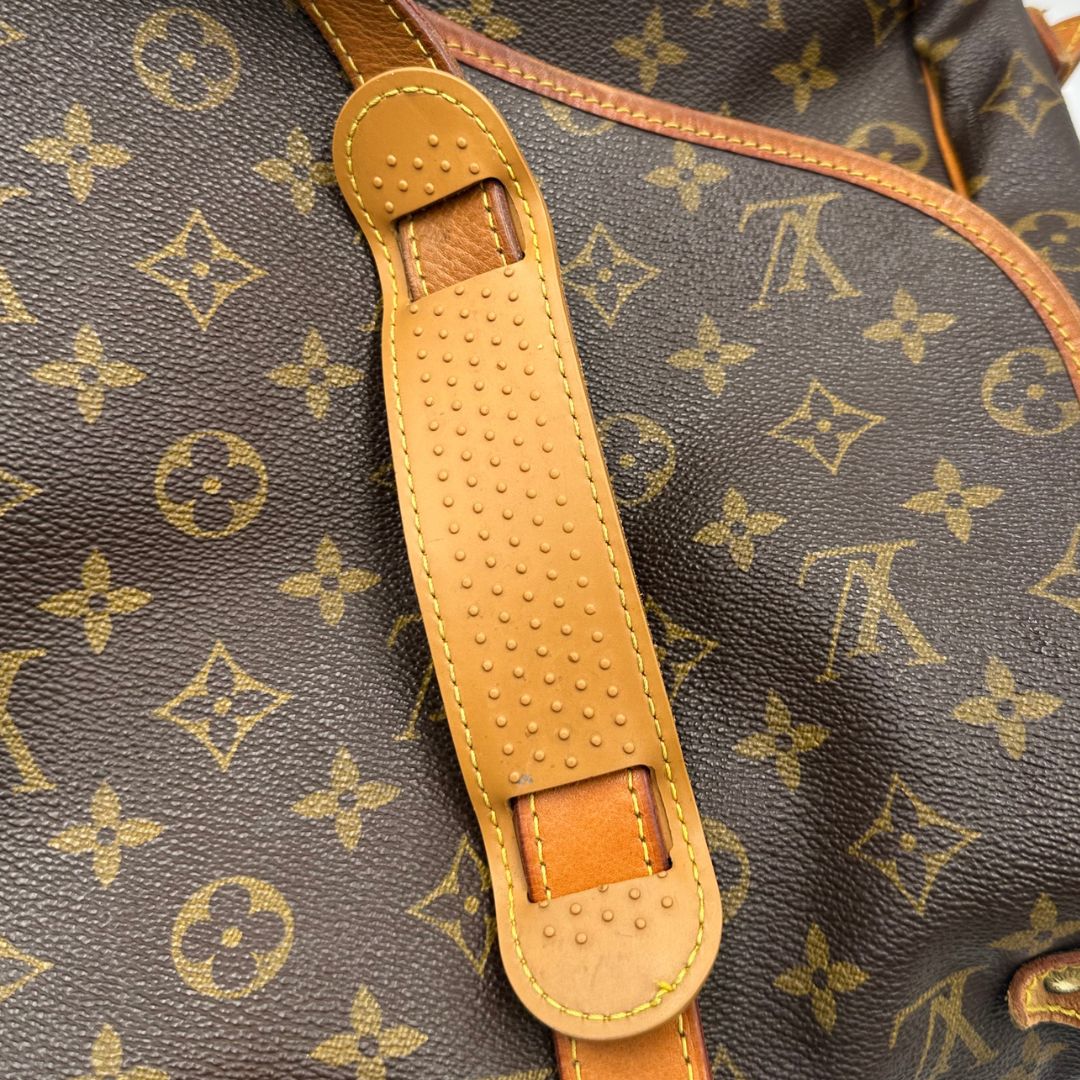 Borsa Saumur LV monogram nella misura 35 realizzata in canvas monogram e finiture in vacchetta naturale, di lusso, originale, ottime condizioni, usata