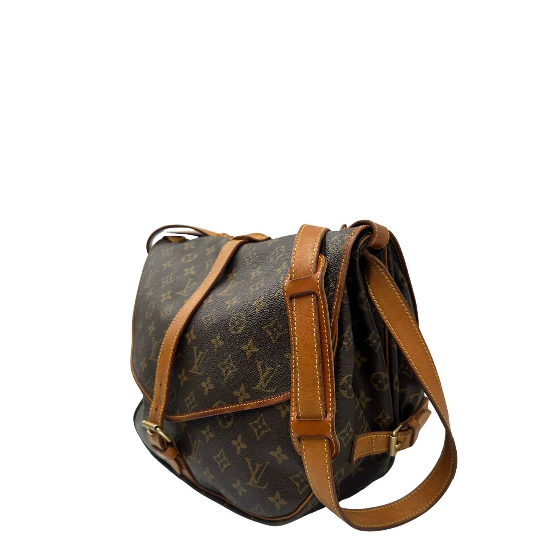 lato Borsa Saumur LV monogram nella misura 35 realizzata in canvas monogram e finiture in vacchetta naturale, di lusso, originale, ottime condizioni, usata 