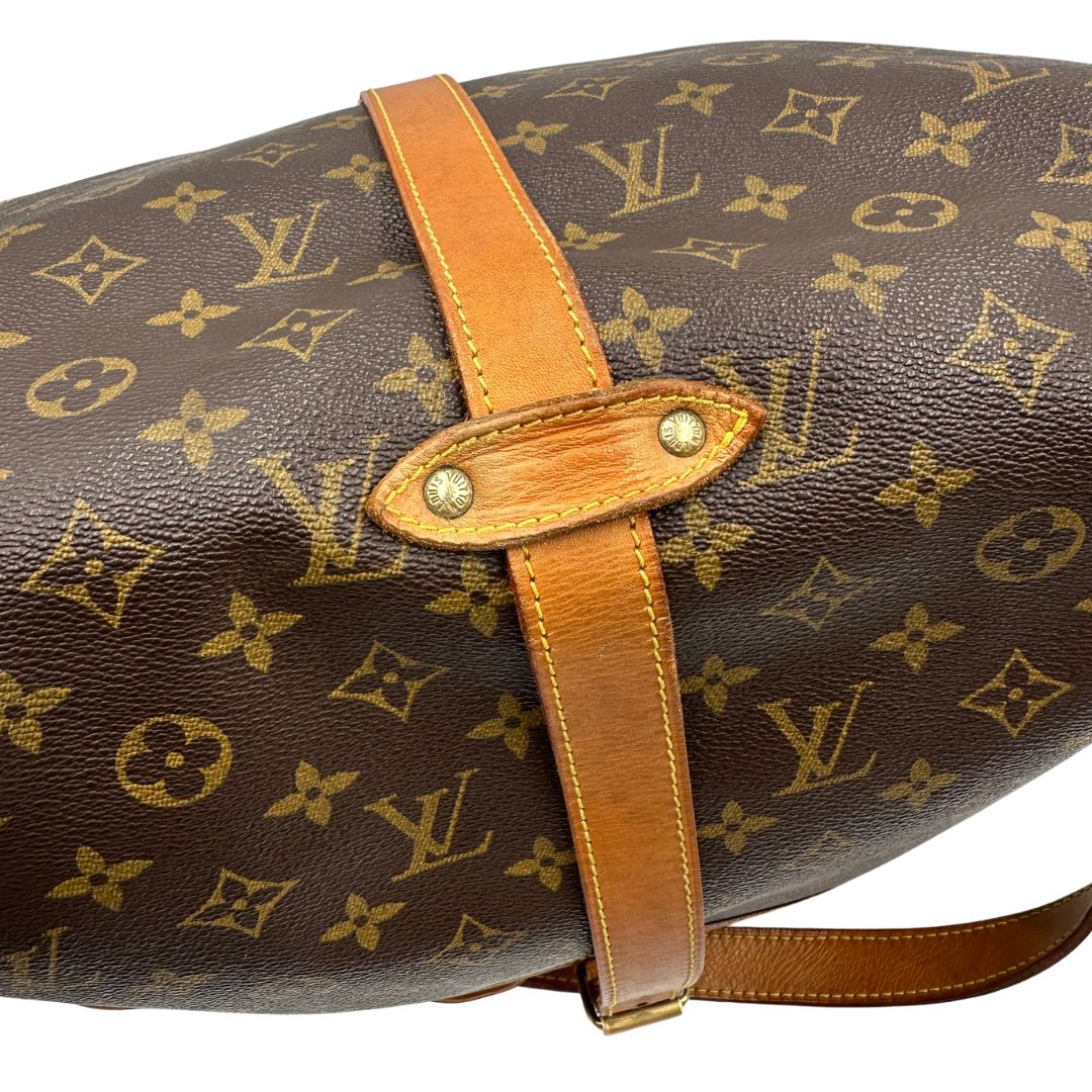 Borsa Saumur LV monogram nella misura 35 realizzata in canvas monogram e finiture in vacchetta naturale, di lusso, originale, ottime condizioni, usata