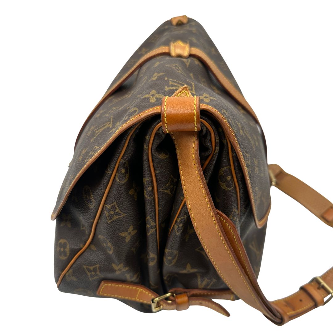 Borsa Saumur LV monogram nella misura 35 realizzata in canvas monogram e finiture in vacchetta naturale, di lusso, originale, ottime condizioni, usata 