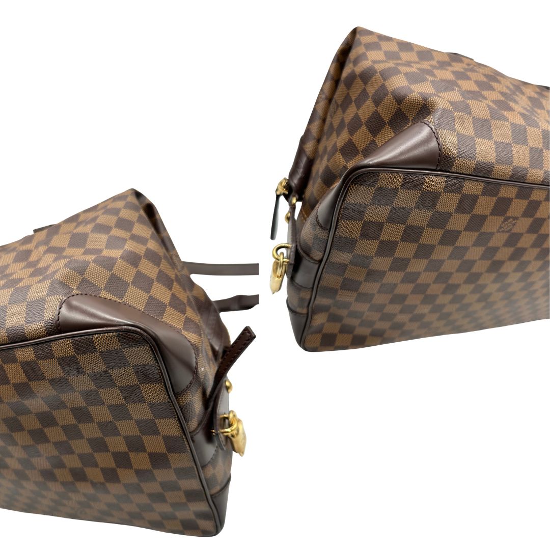 angoli  Borsone Louis Vuitton in canvas Damier Ébène con finiture in pelle marrone e dettagli hardware dorati, di lusso, originale, ottime condizioni, usato. 