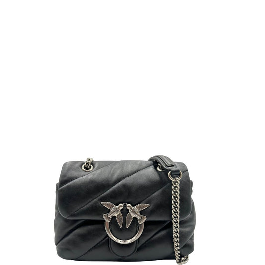 Front, Borsa Love Bag Puff nella versione piccola in morbida nappa nera con maxi trapuntatura obliqua, hardware argentato. Indossabile a spalla oppure a tracolla. Originale, usata, di lusso, in ottime condizioni.