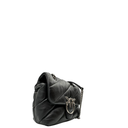 Laterale, Borsa Love Bag Puff nella versione piccola in morbida nappa nera con maxi trapuntatura obliqua, hardware argentato. Indossabile a spalla oppure a tracolla. Originale, usata, di lusso, in ottime condizioni.