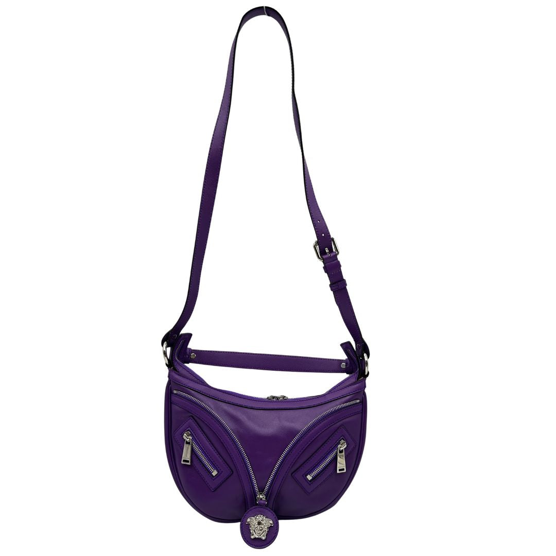 front Borsa Versace in pelle viola e hardware argentato, di lusso, originale, ottime condizioni, usata. 